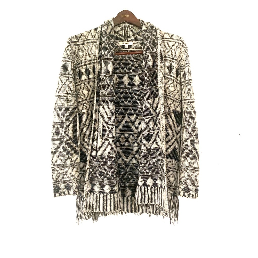 Women’s BB Dakota Size L Sweater